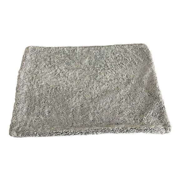 Koolaburra by UGG Gray Faux Fur Pillow Cover Standard Size Soft Plush Zipper - Picture 1 of 5